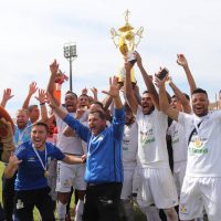 Foto: elenco comemora título da segunda divisão do Campeonato Paranaense em 2019 - Divulgação/PSTC